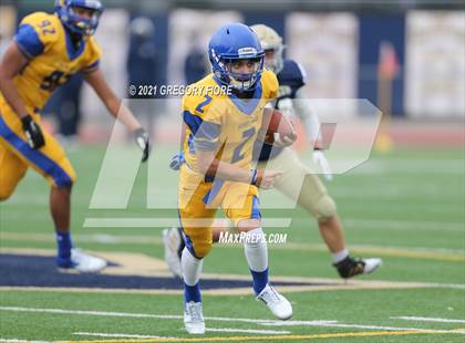 Thumbnail 2 in Notre Dame (SO) @ Bishop Amat photogallery.