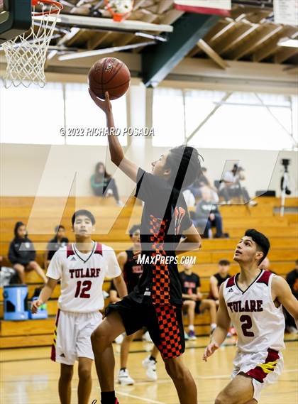 Thumbnail 3 in Selma vs. Tulare Union photogallery.