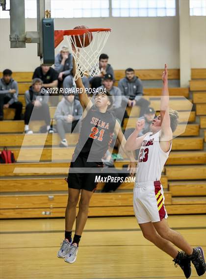Thumbnail 2 in Selma vs. Tulare Union photogallery.
