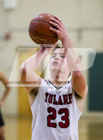 Thumbnail 1 in Selma vs. Tulare Union photogallery.