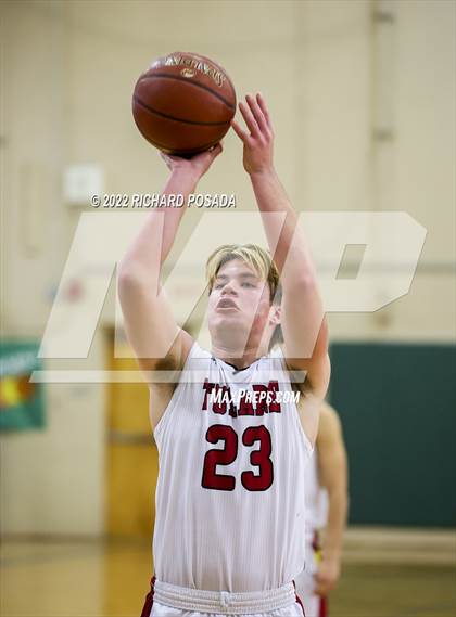 Thumbnail 3 in Selma vs. Tulare Union photogallery.