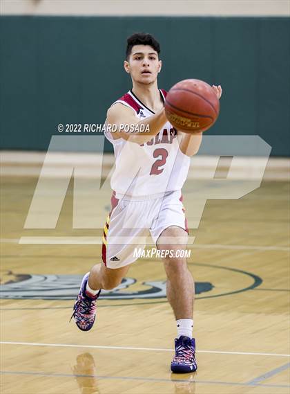 Thumbnail 2 in Selma vs. Tulare Union photogallery.