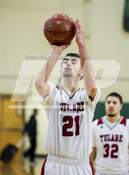 Thumbnail 3 in Selma vs. Tulare Union photogallery.