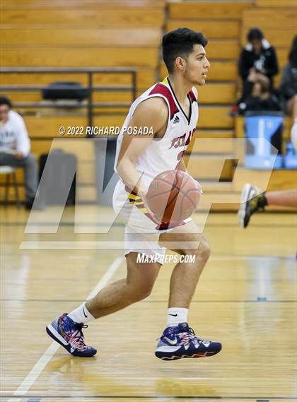 Thumbnail 1 in Selma vs. Tulare Union photogallery.