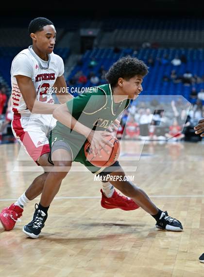 Thumbnail 2 in Cole vs Hitchcock (UIL 3A State Semifinal) photogallery.