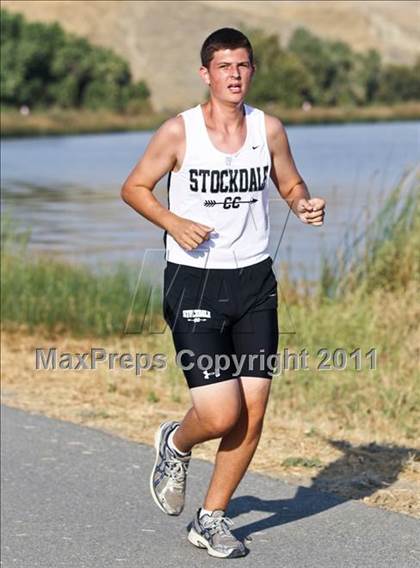 Thumbnail 1 in East Bakersfield Invitational photogallery.