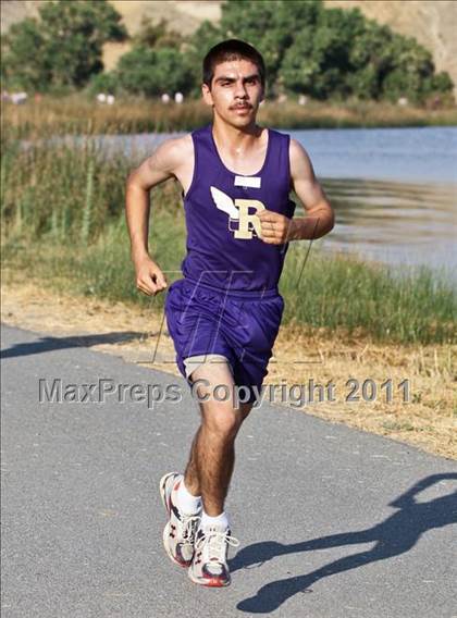 Thumbnail 2 in East Bakersfield Invitational photogallery.