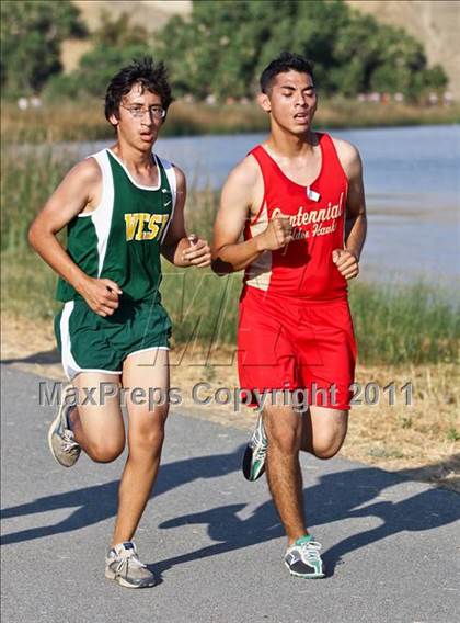 Thumbnail 3 in East Bakersfield Invitational photogallery.