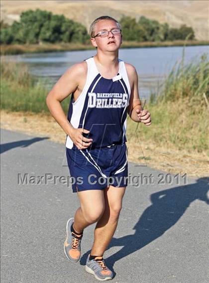 Thumbnail 3 in East Bakersfield Invitational photogallery.