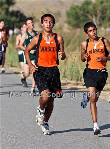 Thumbnail 2 in East Bakersfield Invitational photogallery.