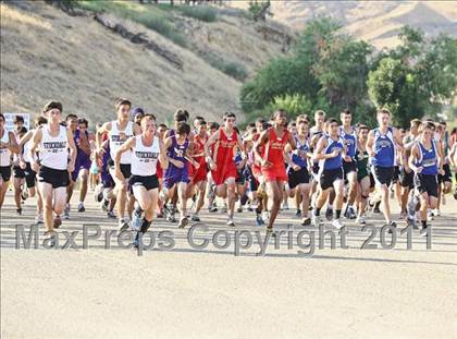 Thumbnail 3 in East Bakersfield Invitational photogallery.