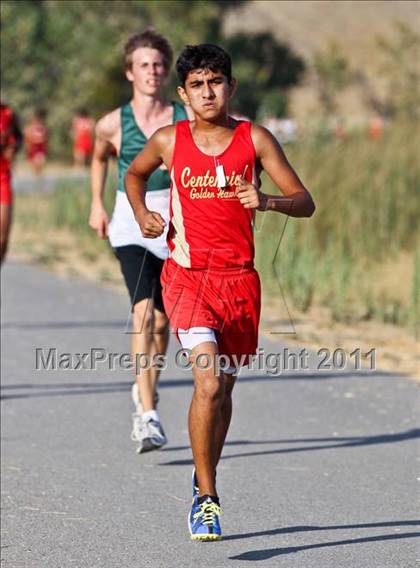 Thumbnail 2 in East Bakersfield Invitational photogallery.