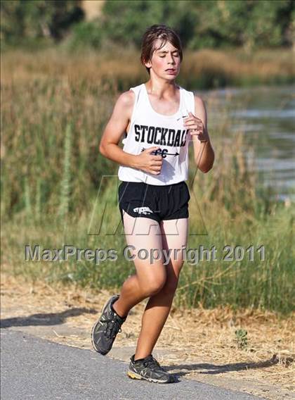 Thumbnail 2 in East Bakersfield Invitational photogallery.