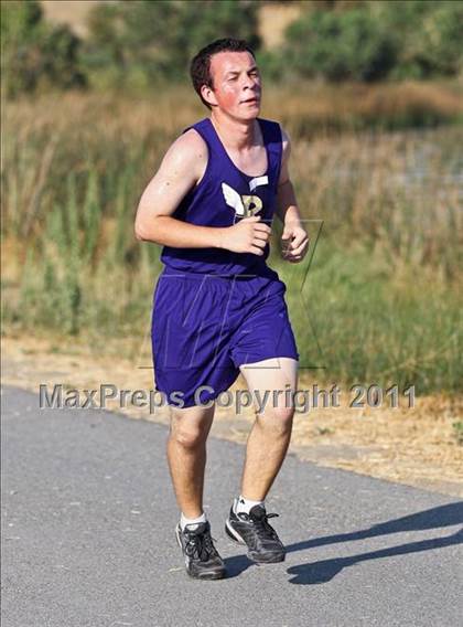 Thumbnail 2 in East Bakersfield Invitational photogallery.