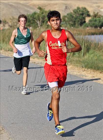 Thumbnail 1 in East Bakersfield Invitational photogallery.