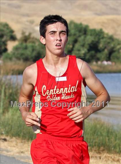 Thumbnail 2 in East Bakersfield Invitational photogallery.