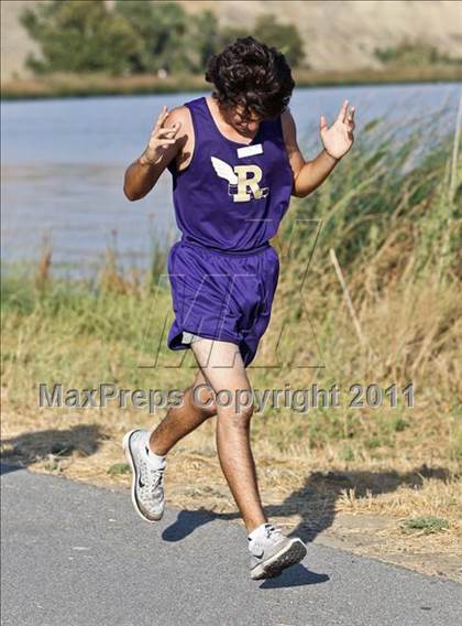 Thumbnail 2 in East Bakersfield Invitational photogallery.