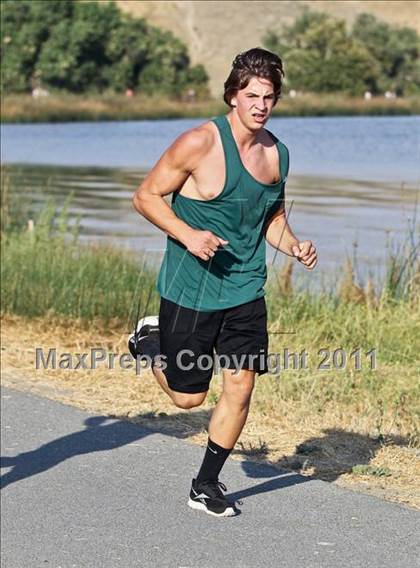 Thumbnail 2 in East Bakersfield Invitational photogallery.