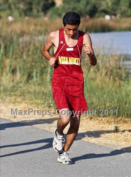 Thumbnail 2 in East Bakersfield Invitational photogallery.