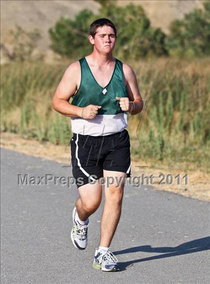 Thumbnail 1 in East Bakersfield Invitational photogallery.