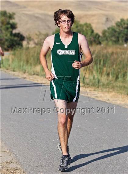 Thumbnail 2 in East Bakersfield Invitational photogallery.