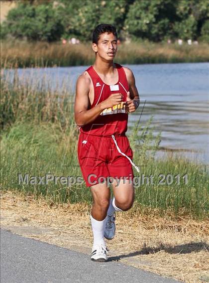 Thumbnail 3 in East Bakersfield Invitational photogallery.