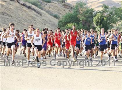 Thumbnail 1 in East Bakersfield Invitational photogallery.