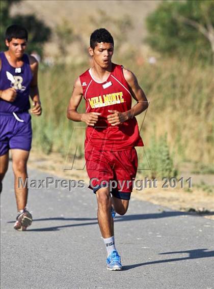 Thumbnail 2 in East Bakersfield Invitational photogallery.