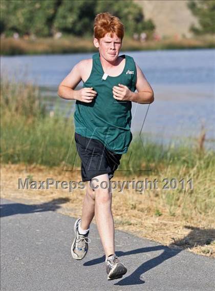 Thumbnail 2 in East Bakersfield Invitational photogallery.