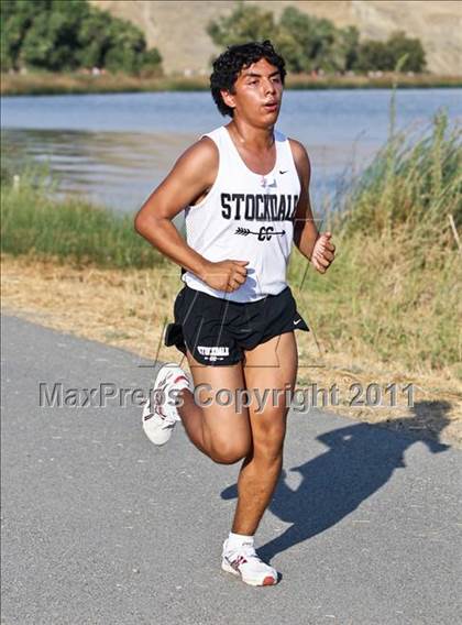 Thumbnail 3 in East Bakersfield Invitational photogallery.