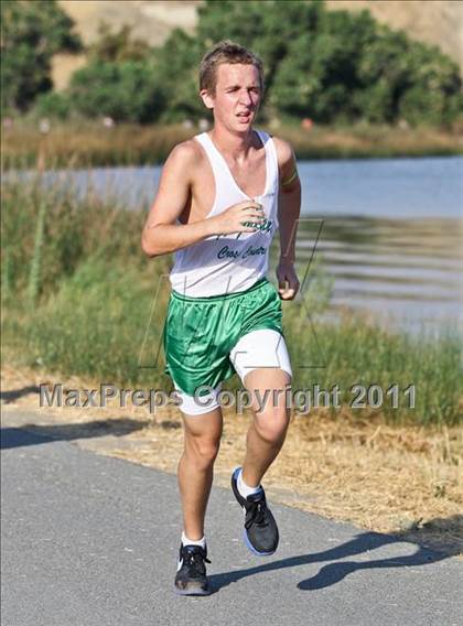 Thumbnail 3 in East Bakersfield Invitational photogallery.