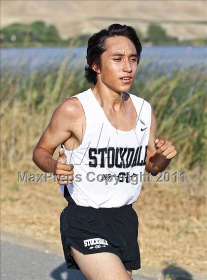Thumbnail 3 in East Bakersfield Invitational photogallery.