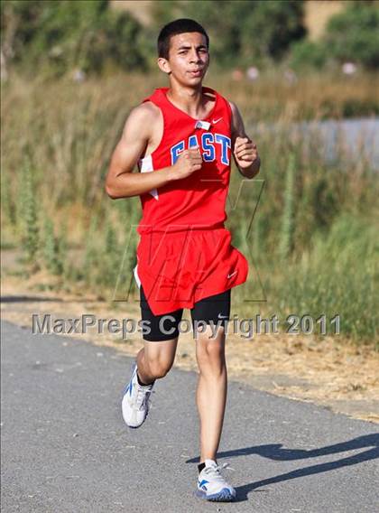 Thumbnail 3 in East Bakersfield Invitational photogallery.