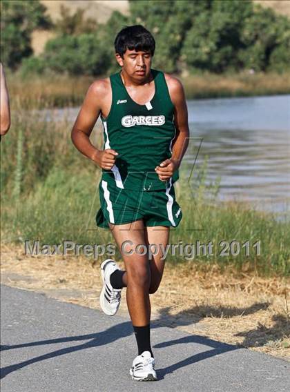 Thumbnail 3 in East Bakersfield Invitational photogallery.