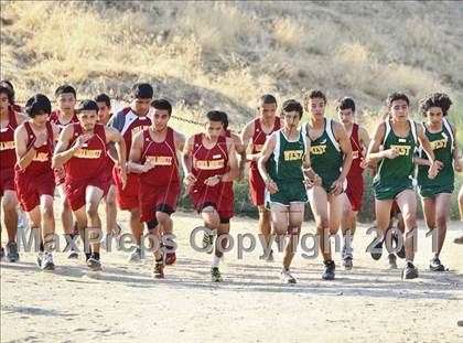 Thumbnail 2 in East Bakersfield Invitational photogallery.