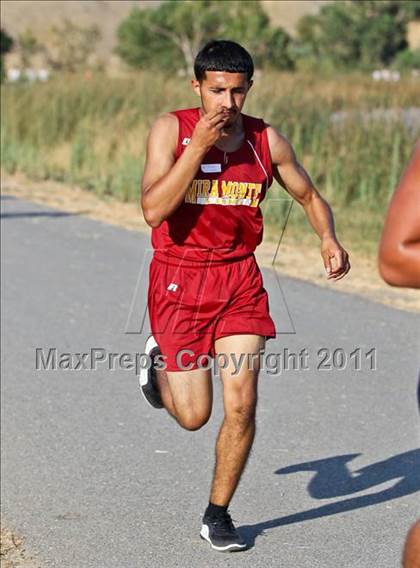 Thumbnail 1 in East Bakersfield Invitational photogallery.