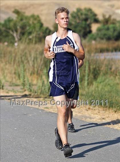 Thumbnail 3 in East Bakersfield Invitational photogallery.