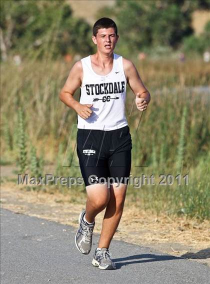 Thumbnail 3 in East Bakersfield Invitational photogallery.
