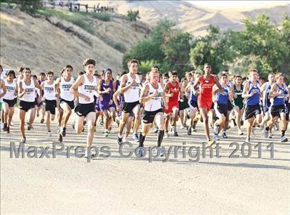 Thumbnail 2 in East Bakersfield Invitational photogallery.