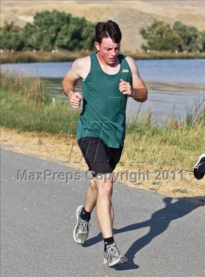 Thumbnail 3 in East Bakersfield Invitational photogallery.