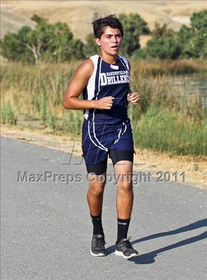 Thumbnail 1 in East Bakersfield Invitational photogallery.