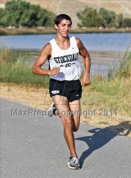 Thumbnail 1 in East Bakersfield Invitational photogallery.