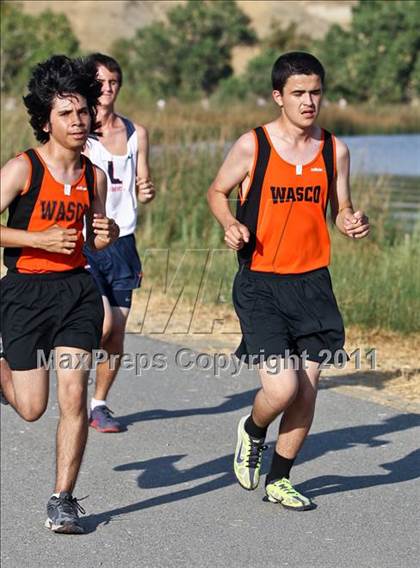 Thumbnail 1 in East Bakersfield Invitational photogallery.