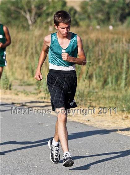 Thumbnail 3 in East Bakersfield Invitational photogallery.