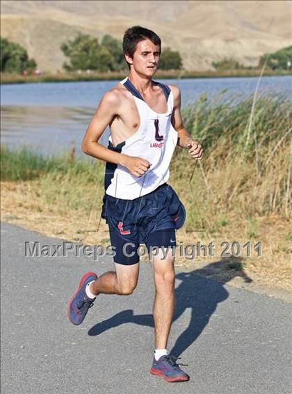 Thumbnail 2 in East Bakersfield Invitational photogallery.