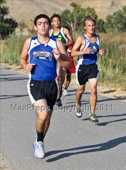 Thumbnail 1 in East Bakersfield Invitational photogallery.