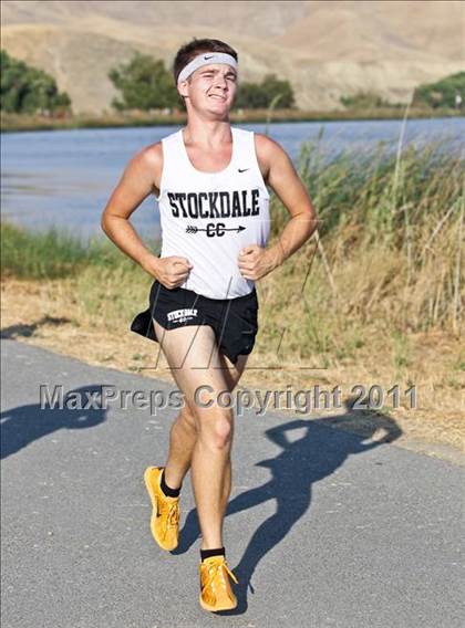 Thumbnail 2 in East Bakersfield Invitational photogallery.