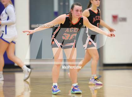 Thumbnail 1 in Amanda-Clearcreek @ Lakewood photogallery.