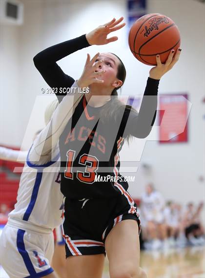 Thumbnail 1 in Amanda-Clearcreek @ Lakewood photogallery.