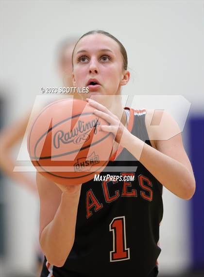 Thumbnail 3 in Amanda-Clearcreek @ Lakewood photogallery.